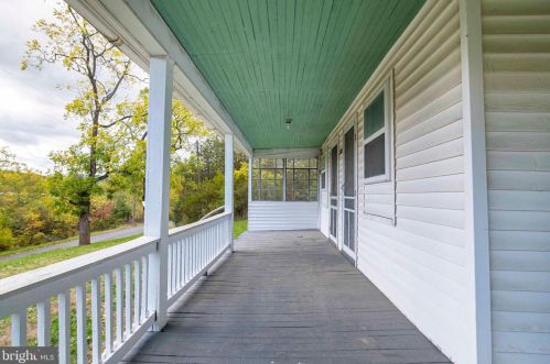 3662 Jerome Rd, Edinburg VA  22824 exterior