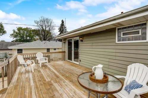 1022 121, Milwaukee WI 53226-3309 exterior