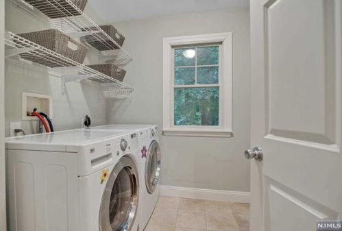 11 Cherokee Trl, Oakland NJ  07436-3011 exterior