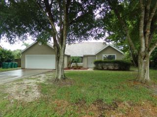 1248 Coventry Cir, Melbourne, FL 32904-8706