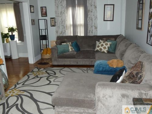 109 Tompkins Ave, South Plainfield NJ  07080-3042 exterior