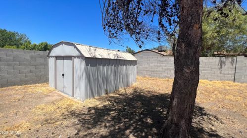 6206 Zoe Ella Way, Glendale AZ 85306-2823 exterior