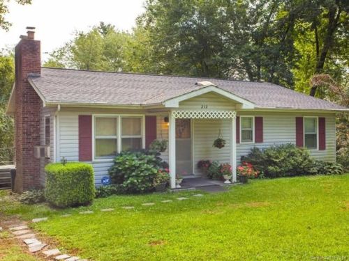 212 Rugby Forest Ln, Hendersonville, NC 28791-9040