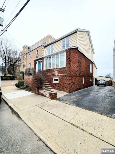 192 Cedar St, Cliffside Park NJ  07010-1204 exterior
