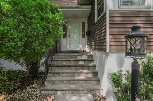 21 Olmsted Rd, Scarsdale, NY 10583-2325