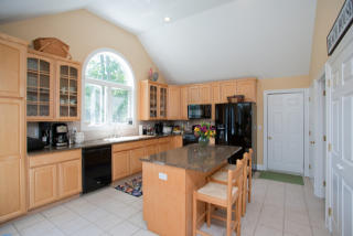 120 Hands Creek Rd, East Hampton NY  11937-3804 exterior