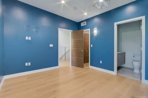 4809 Carpenter Ave, North Hollywood CA  91607-3204 exterior