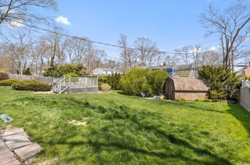 133 Holbrook Rd, Holbrook, NY 11741-1318