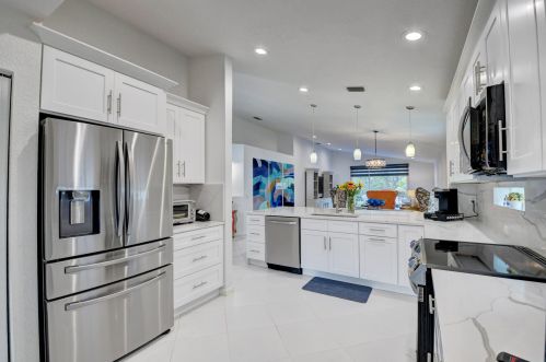 11652 Castellon Ct, Boynton Beach FL  33437-4085 exterior