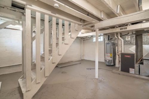 4052 Meadowbrook Blvd, Pittsburgh PA  15227-3436 exterior