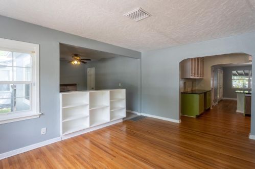 776 39th Ave, Saint Petersburg, FL 33703-4660