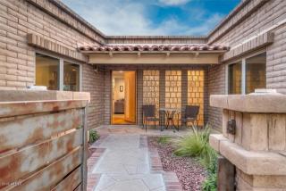 3539 Medlock Dr, Phoenix, AZ 85019-2713