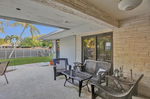 2003 37th Ave, Hollywood FL  33021-4320 exterior