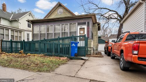690 5th St, Saint Paul, MN 55106-5113