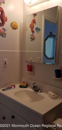 322 Dupont Ave, Pelican Island NJ  08751-2526 exterior