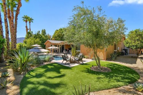 49435 Rio Arenoso, La Quinta CA  92253-6401 exterior