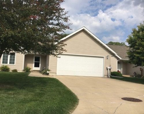 1124 Bobbi Ln, Waterloo, IA 50701-3227