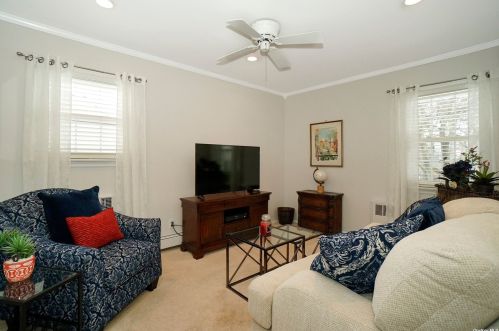 22 Ellen Pl, San Remo NY  11754-3606 exterior