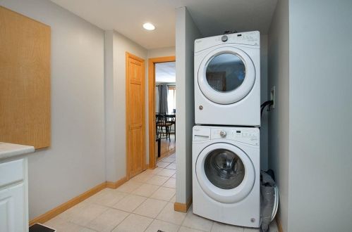 21 Lollypop Ln, Danville NH  03819-5129 exterior