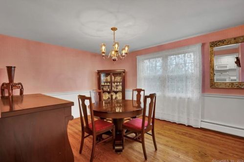 43 Walnut Ln, Northford CT  06472-1128 exterior