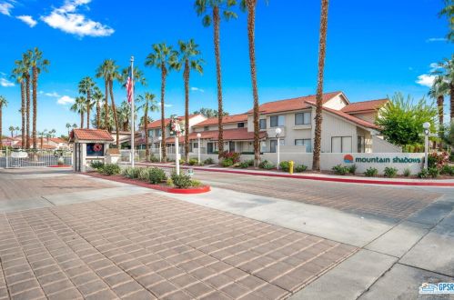 6135 Montecito Dr, Palm Springs CA  92264-6281 exterior
