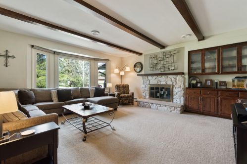 4304 Ridge Rd, Colgate, WI 53017-9766