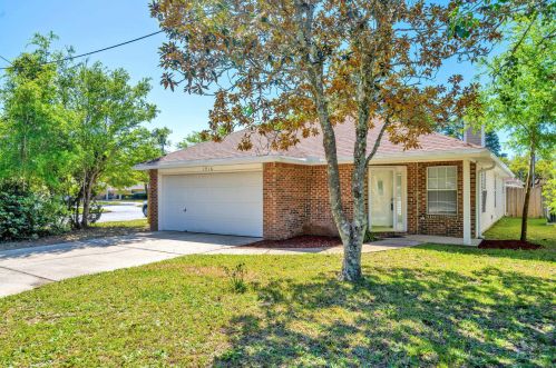 1916 Summer Hills Ln, Fort Walton Beach FL  32547-7036 exterior