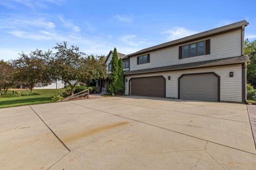 4958 Bayfield Dr, Waterford WI  53185-3376 exterior