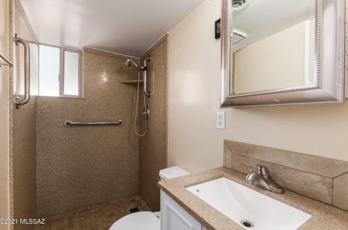 4941 Andrew St, Tucson AZ 85711-6431 exterior