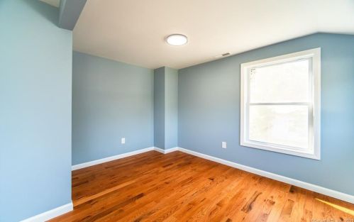 27 Garrigus Ct, Waterbury CT  06716-3103 exterior