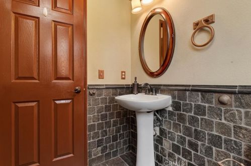 867 9th St, Pismo Beach CA  93433-2737 exterior