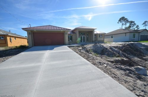 1130 Edelweiss St, Lehigh Acres, FL 33974-2426