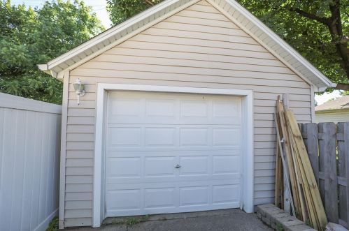 7316 38 Ave, Kenosha WI 53142-1913 exterior