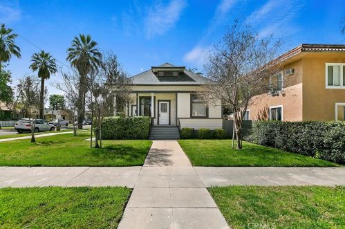 4110 4th St, Riverside, CA 92501-2602