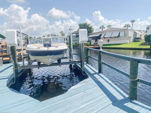 17671 Peppard Dr, Fort Myers Beach FL  33931-7144 exterior