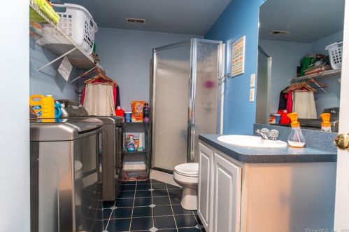 62 William St, Milford CT  06461-3041 exterior