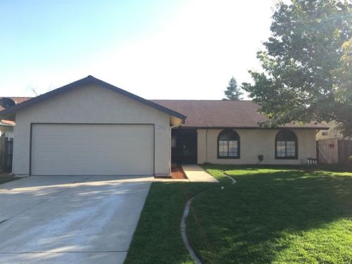 3695 Dakota Ave, Fresno, CA 93722-4783