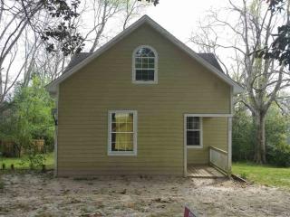 108 Boykin Ave, Chattahoochee, FL 32324-2005
