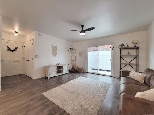 4791 Calle Los Santos, Oceanside CA  92057-5926 exterior