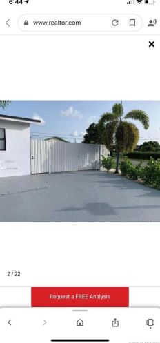 7898 173rd St, Hialeah FL  33015-3855 exterior