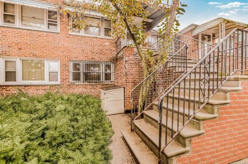 1116 232nd St, Bronx, NY 10466-5007