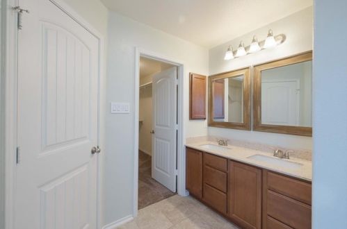 102 Mancos Dr, Georgetown TX  78626-7085 exterior