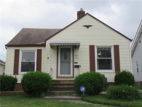 7007 Ridgewood Ave, Cleveland, OH 44129-2378