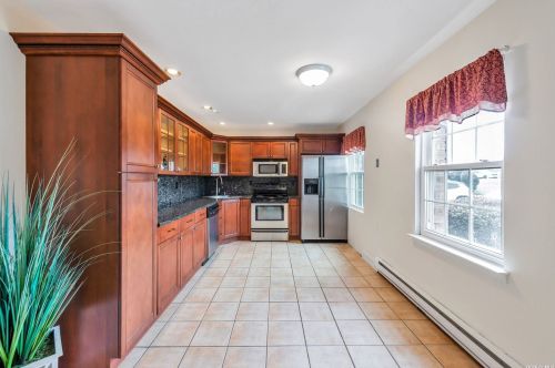 101 Sylvan Ave, Miller Place, NY 11764-2421