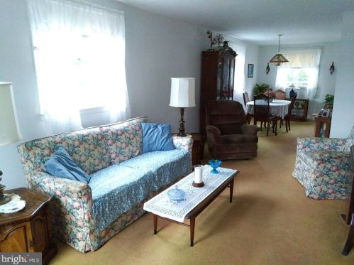 37 Acres Dr, Ridley Park, PA 19078-1707