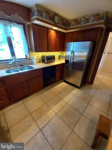 323 Columbia Ave, Lansdale PA 19446-3312 exterior