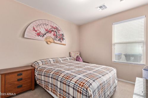 967 Leslie Ave, San Tan Valley AZ  85140-4439 exterior