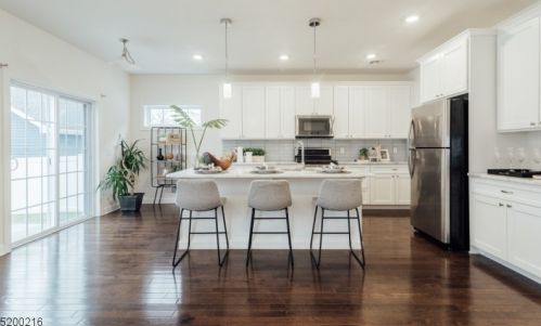 38 Walnut St, Little Falls NJ  07424-1402 exterior