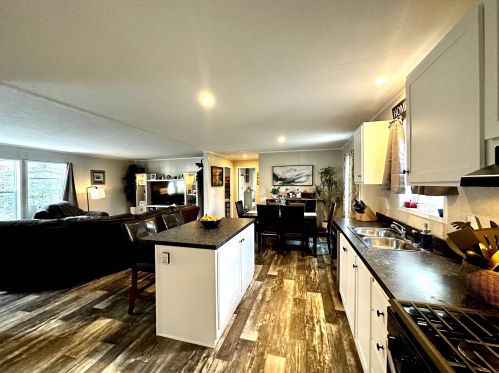 36 Cedar St, Hinsdale NH  03451-2427 exterior