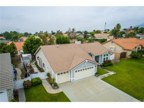 2713 Via Bello Dr, Rialto, CA 92377-3528